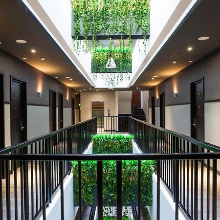Grand Caman Hotel Bekasi Esterno foto