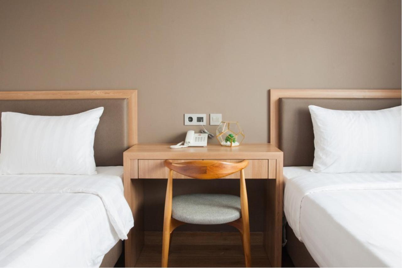 Grand Caman Hotel Bekasi Esterno foto